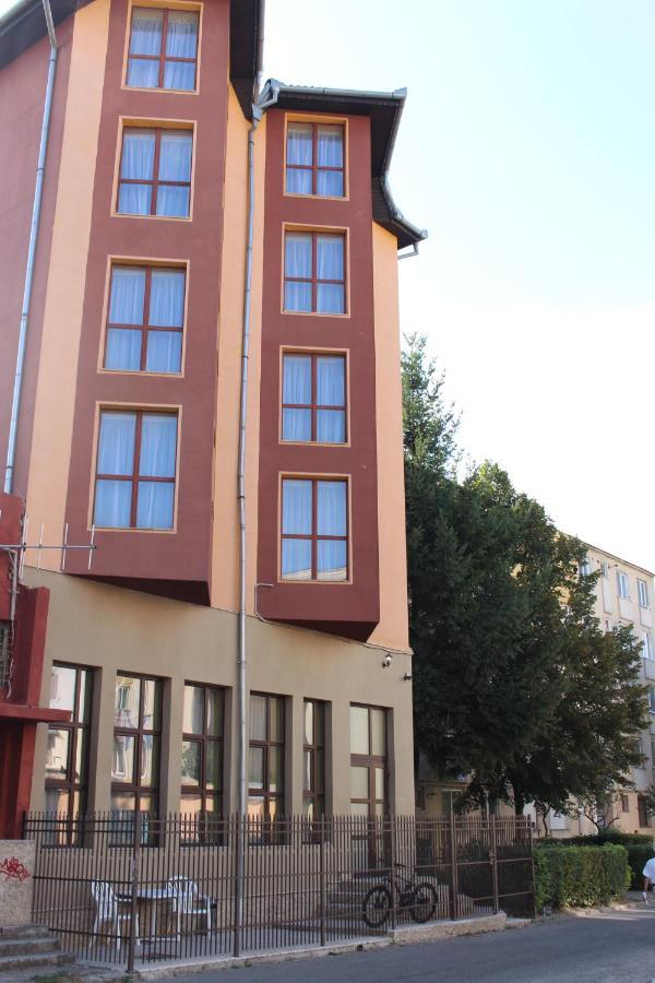 Rooms Cristian Deva Exterior photo