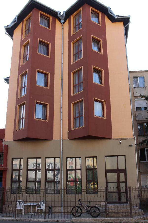 Rooms Cristian Deva Exterior photo